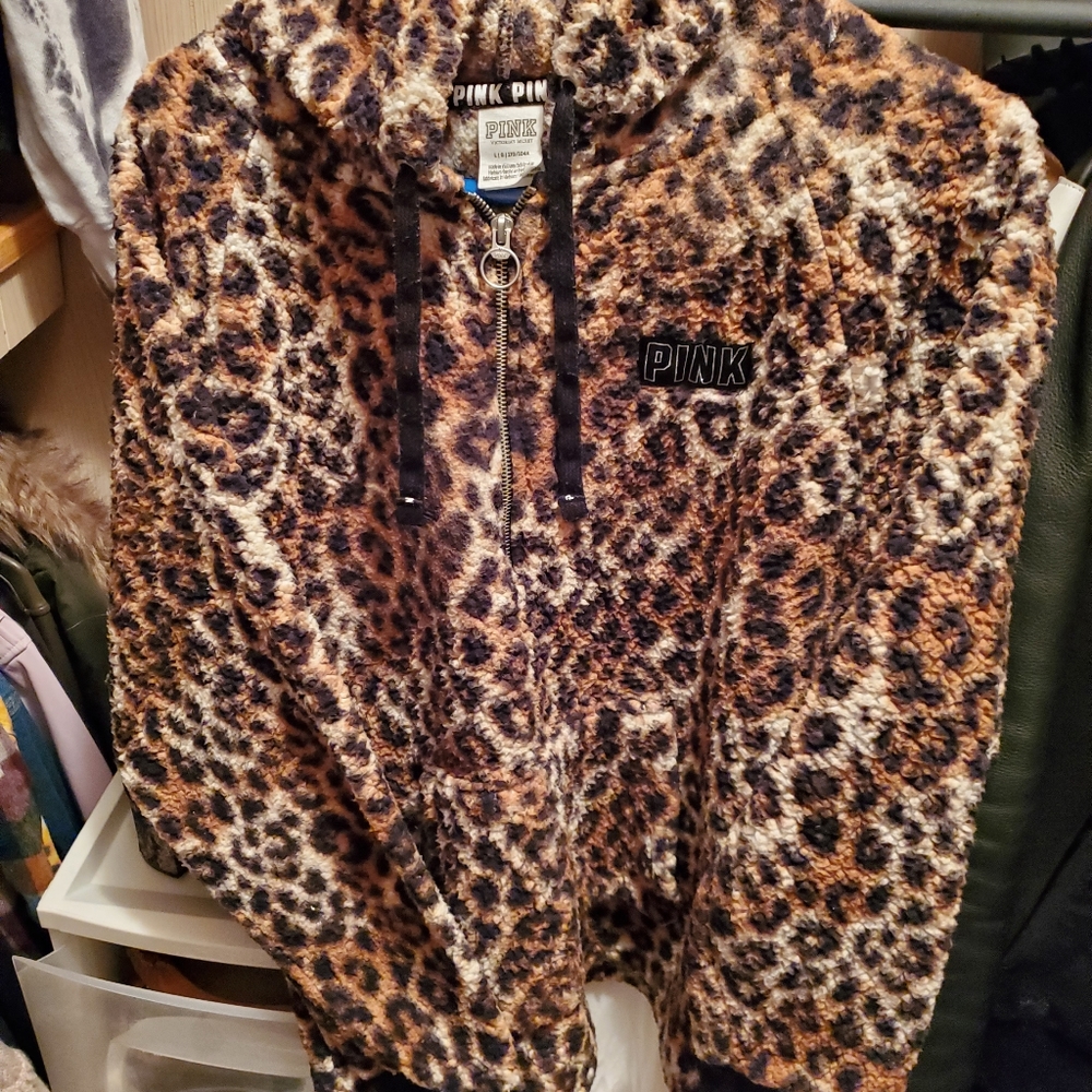 PINK leopard sherpa size Large